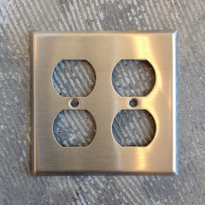 American Outlet Cover 4 Ports (Stainless Steel)